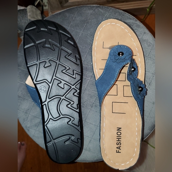 Faux Leather Blue Flower Flip Flops 💙 - Picture 3 of 7